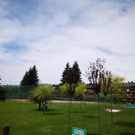 Apartment Amplio Con Piscina En Llivia